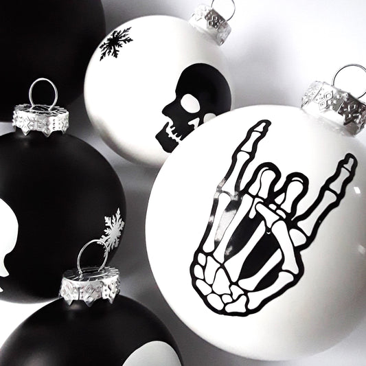 Christbaumkugel Set Skull Detailfoto weiße Kugel groß