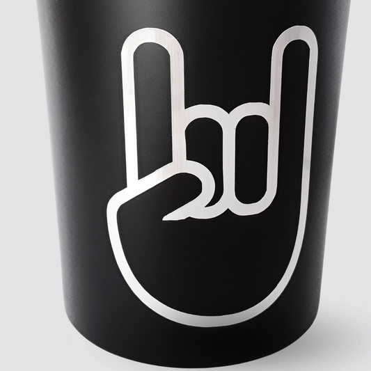 Kerze Rock Hand schwarz silber Detailfoto