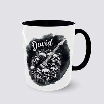 Mit Namen personalisierbare Tasse mit Schädeln und Gitarre Henkel rechts 