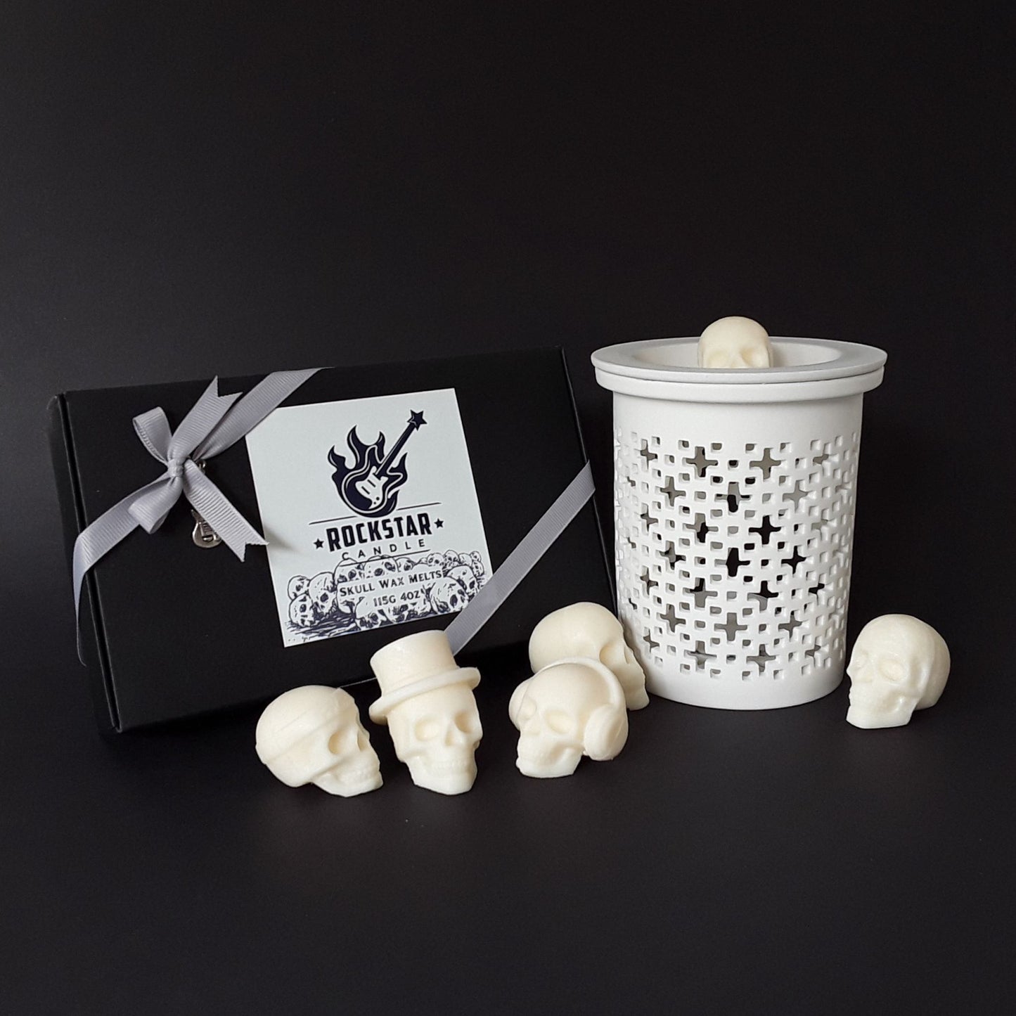 Schädel Wax Melts und Duftlampe Geschenkset schwarzer Hintergrund Produktfoto